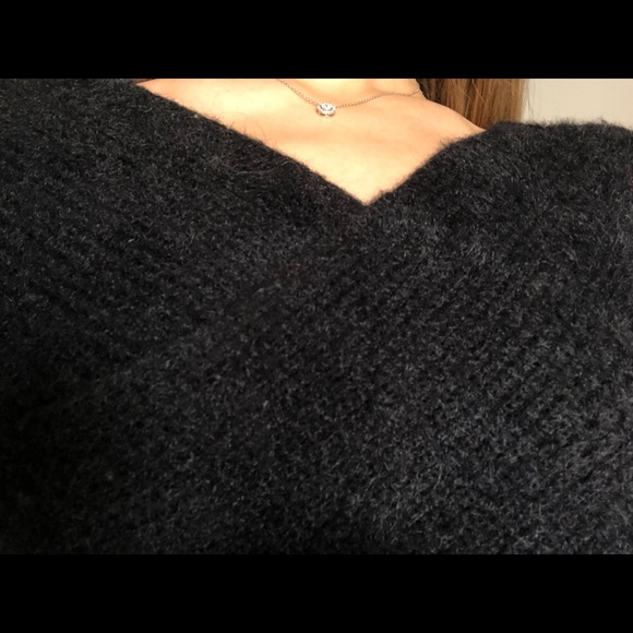 Criss cross cropped sweater - Picture 2 of 2